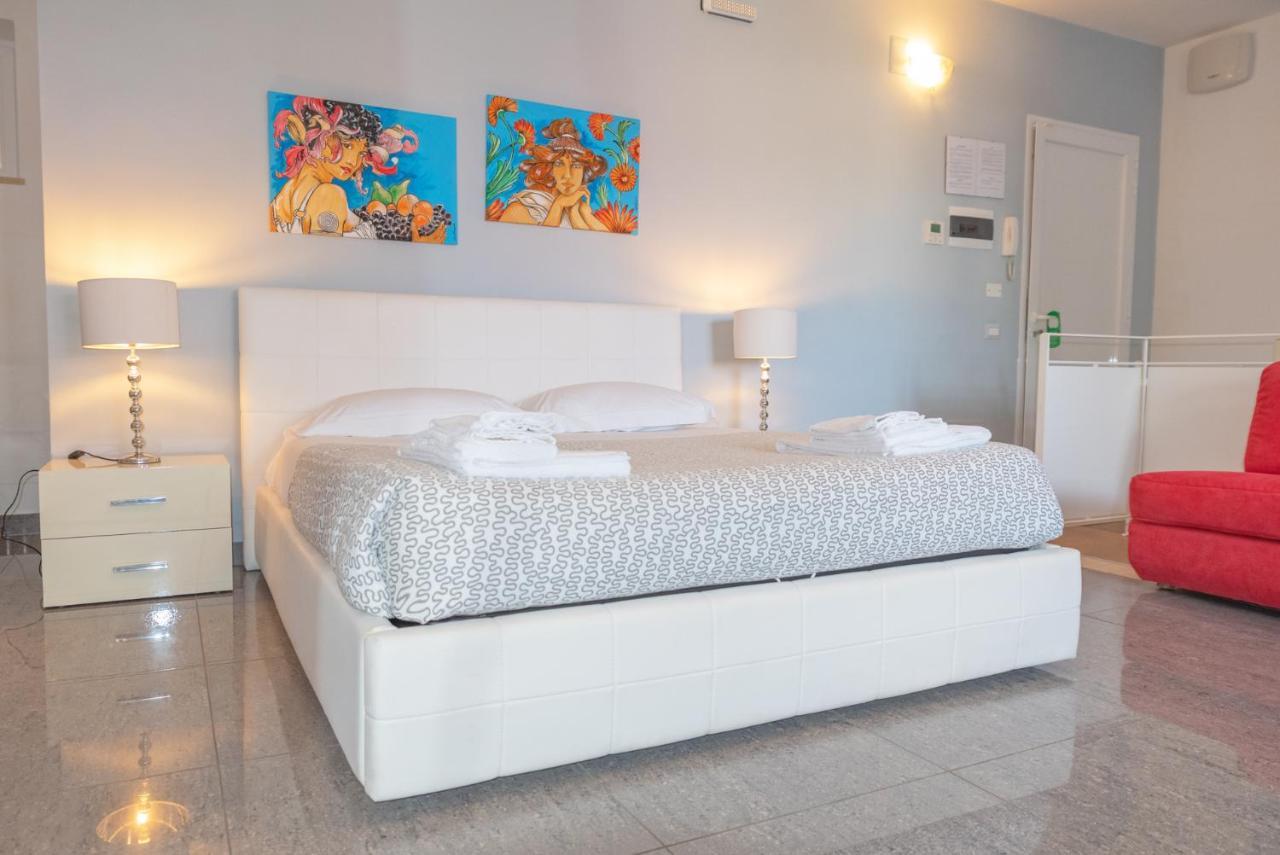 Palazzo Leo Suite And Apartment Lecce Buitenkant foto